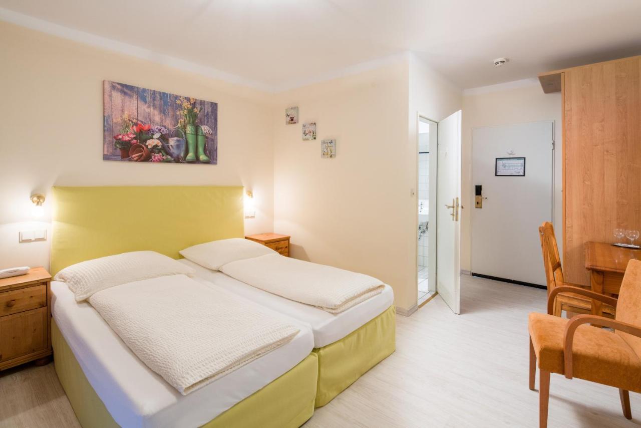 Niebueller Hof Hotel Buitenkant foto